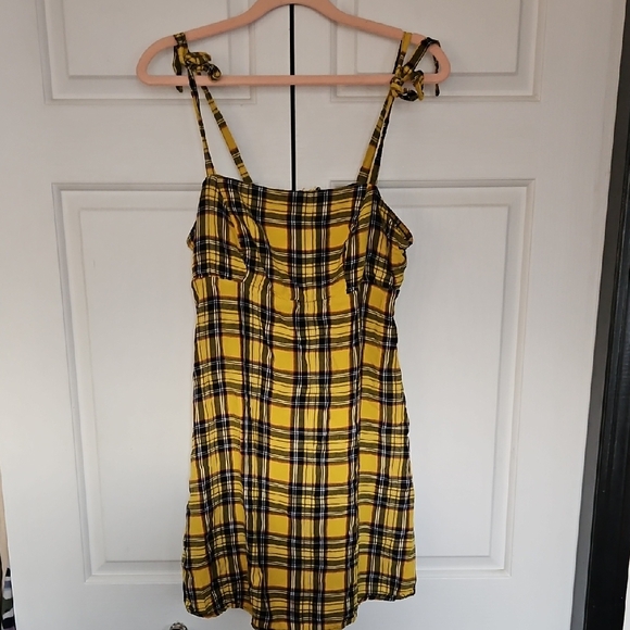 Hot Topic Dresses & Skirts - Hot Topic Yellow and Black Plaid Mini Dress